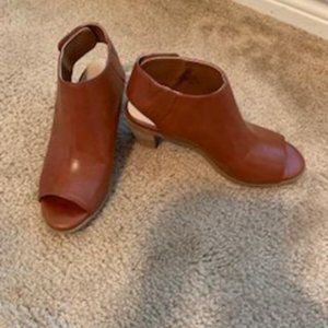 Lindsay Phillips Bootie - Size 7 - Tan